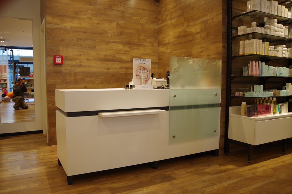 ladenbau Laden der Tischlerei Pickelein von innen